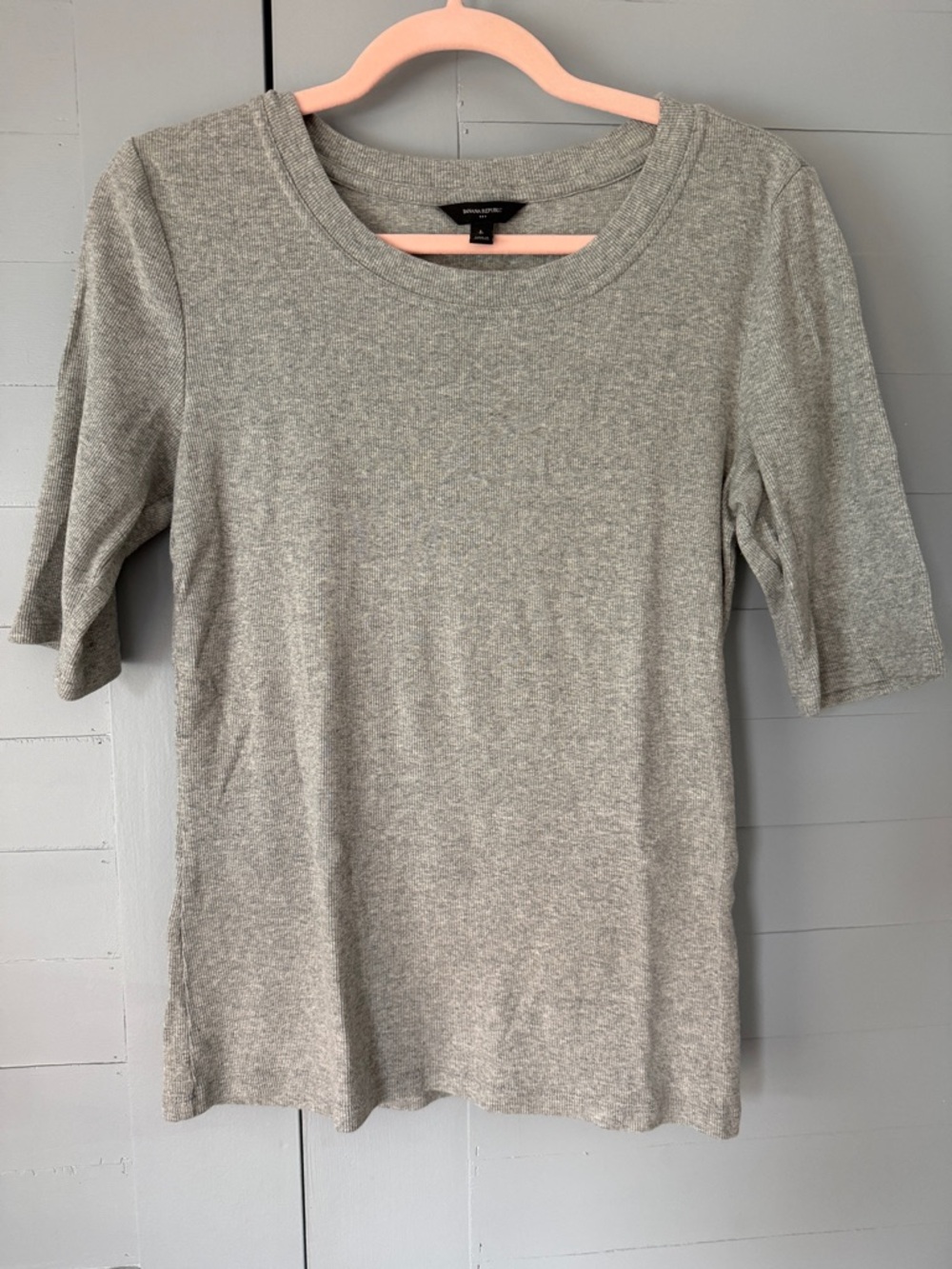 Banana Republic Heather Gray Short Sleeve Crewneck Top